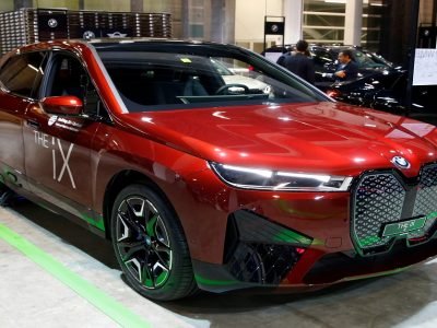 BMW iX Electric SUV Launched in India | बीएमडल्यूची पहिली iX इलेक्ट्रिक SUV कार भारतात लॉन्च BMW iX Electric SUV Launched in India | बीएमडल्यूची पहिली iX इलेक्ट्रिक SUV कार भारतात लॉन्च