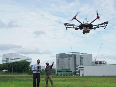 Drone Pilot Naukri | तुम्ही १२वी पास आहात? | अगदी सोपे प्रशिक्षण घेऊन ड्रोन पायलट बना | 30 हजार पगार घ्या