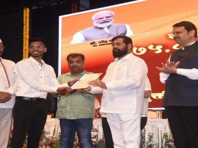 ठाकरे सरकारच्या काळातील भरतीवर शिंदे सरकारचा रोजगार इव्हेन्ट, शिंदेंच्या बंडामुळे नियुक्त्या रखडल्याच सत्य आलं समोर