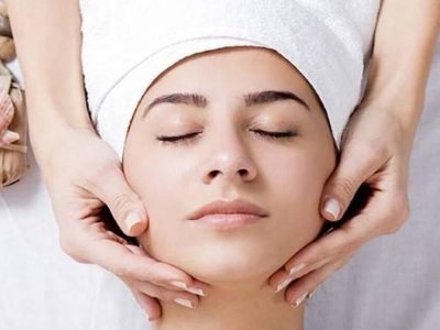 Face Massage For Glowing Skin | चमकदार त्वचेसाठी घरीच बनवा फेस पॅक, मात्र ‘ही’ काळजी घ्या