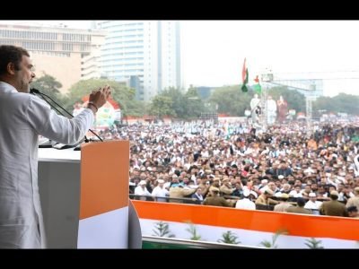 गुजरातमध्ये शेतकऱ्यांना कर्जमाफीसह मोफत वीज, 500 रुपयांत सिलिंडर आणि सामान्य ग्राहकांना 300 युनिटपर्यंत मोफत वीज, राहुल गांधींची घोषणा