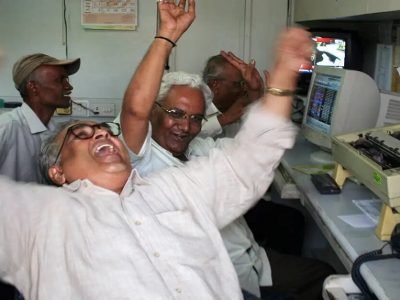 Multibagger Stock | या 2 रुपये 14 पैशाच्या शेअरचे गुंतवणूकदार 1 वर्षात करोडपती झाले | 8300 टक्के परतावा