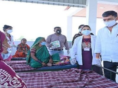 कौतुकास्पद | राष्ट्रवादीचे आ. निलेश लंके थेट कोविड सेंटरमध्ये जाऊन रुग्णांची देखभाल करत आहेत