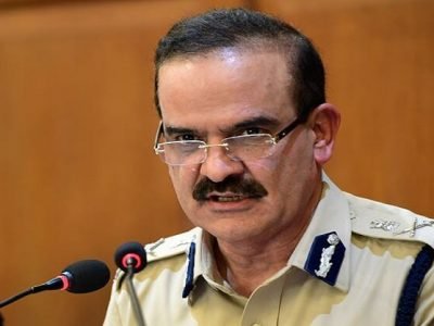 सर्वोच्य धक्का | सुप्रीम कोर्टाने परमबीर सिंग यांची महाराष्ट्राबाहेर चौकशी करण्याची याचिका फेटाळली