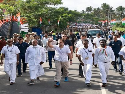 राहुल गांधींच्या भारत जोडो यात्रेला तुफान प्रतिसाद, बिथरलेल्या भाजपचं महागाई-बेरोजगारीपेक्षा गंभीर मुद्दावर ट्विट, राहुल गांधींचं टी-शर्ट किती रुपयांचं?