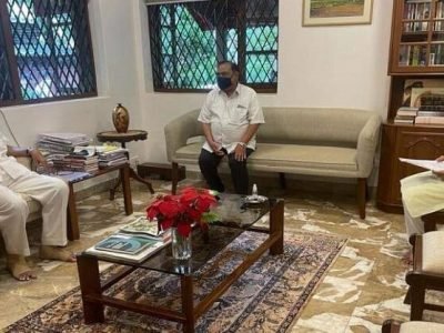 काल फडणवीस नाथाभाऊंच्या घरी गेले होते, आज नाथाभाऊ शरद पवारांच्या भेटीसाठी पोहोचले