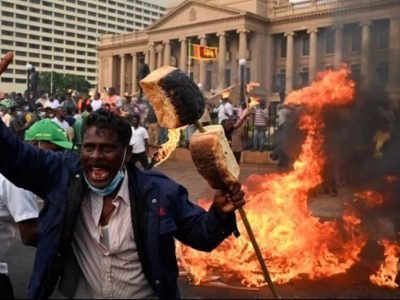 Sri Lanka Crisis | भारतात चर्चा धार्मिक मुद्यांवर | श्रीलंकेत महागाईवरून जनतेचा राष्ट्रपती भवनावर कब्जा | राष्ट्रपती पळाले