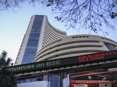 Stocks To Buy | बाजारात घसरण सुरु तरी या 5 स्मॉलकॅप शेअर्समध्ये 50 टक्के वाढ | तुमच्याकडे आहेत?