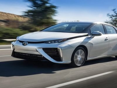 Toyota Mirai Fuel Cell Car | 1 किलो हायड्रोजन इंधनावर 260 किमी | टोयोटाच्या मिराई कारचा विक्रम