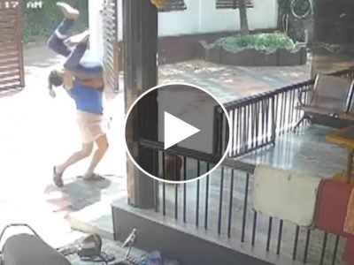 Viral Video | लहान भाऊ गच्चीवरून पडला, पण देव बनून आला मोठा भाऊ, थरारक व्हिडिओ होतोय प्रचंड व्हायरल