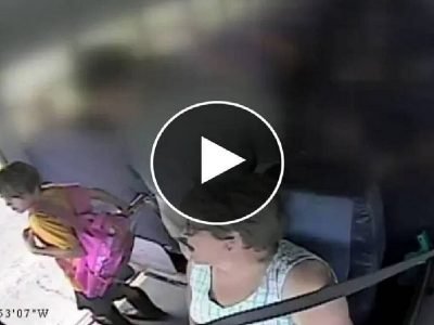 Viral Video | चिमुकली स्कुल बसमधून उतरताना दरवाजात अडकली, ड्रायव्हरने न पाहता गाडी सुरु केली, फरफटत नेलं, पहा पुढे काय घडलं