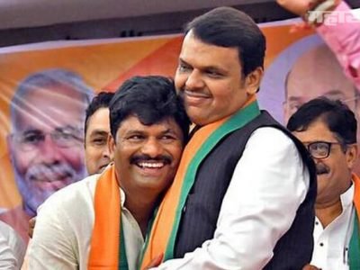 चप्पल घालून मंदिरात प्रवेश केल्याने दोन गटात हाणामारी | पडळकरांच्या भावासह 12 जणांवर गुन्हा दाखल