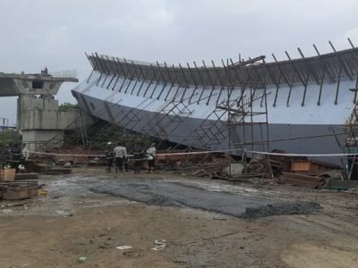Bridge Collapse in Mumbai | मुंबई वांद्रे कुर्ला येथे पहाटे उड्डाणपुलाचा एक गर्डर निखळून खाली पडला | 14 कामगार जखमी