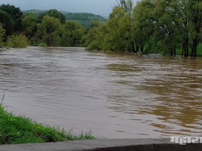 कृष्णा आणि वारणा नदीच्या पाणीपातळीत मोठी वाढ झाल्याने सांगलीत पुराचा धोका
