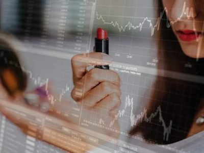 Lipstick Effect | लिपस्टिक इफेक्ट म्हणजे काय?, अंडर विअरची विक्री अर्थव्यवस्थेची स्थिती कशी सांगते? तज्ज्ञांकडून समजून घ्या