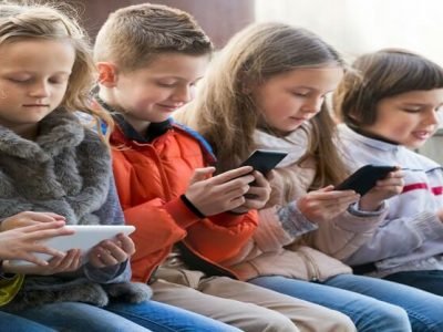 आता मुलांची Google सर्च माहिती पालकांना मिळणार | मुलांच्या सेफ्टीसाठी ‘सेफ सर्च’ नावाचं फीचर