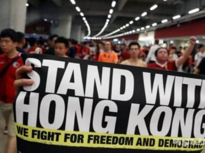 चीनी पोलिसांनी हाँगकाँगमध्ये संतप्त आंदोलकांवर मसाल्याचे फवारे मारले