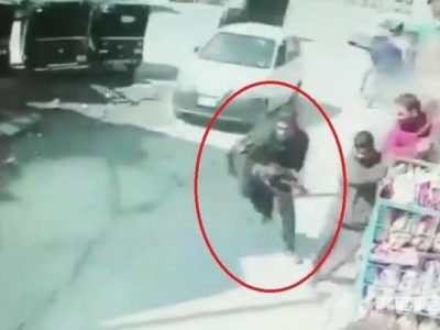 VIDEO | दहशतवाद्याचा भरबाजारात गोळीबार | दोन जवान शहीद | ३ दहशतवादी ठार