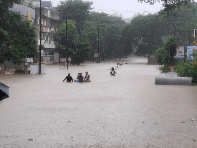 साताऱ्यातही अतिवृष्टीचा फटका | आंबेघर गावात 12 जणांचा दरड कोसळून मृत्यू, 15 घरं या दरडीखाली