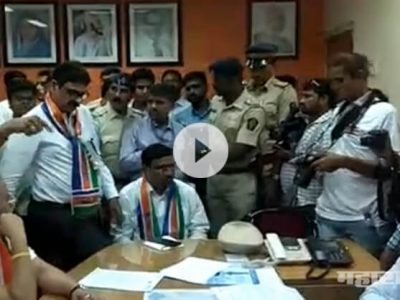 MNS leaders firing mumbai L ward officers in favor of MNS corporator Sanjay Turde