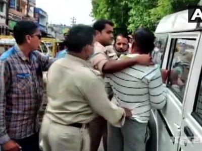 कानपूर हत्याकांडातील कुख्यात गुंड विकास दुबे पोलीस चकमकीत ठार