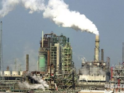 there is no need of sea for oil refinery