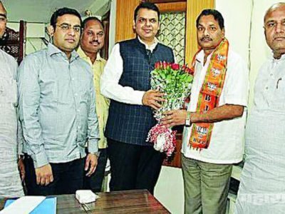 Rajendra Patale from Bhandara leave shivsena and entered in BJP