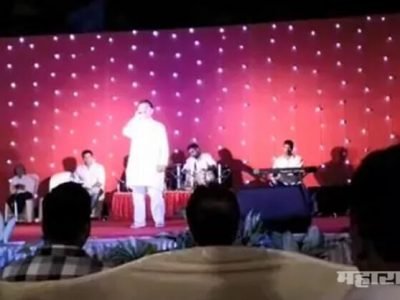 shivsena standing committee chief yashwant jadhav sings uddhava ajab tujhe sarkar song at mayor bungalow program