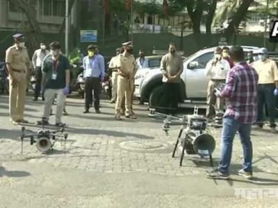 मुंबई पोलिसांकडून वरळी आणि धारावीत ड्रोनद्वारे सूचना देण्यास सुरुवात