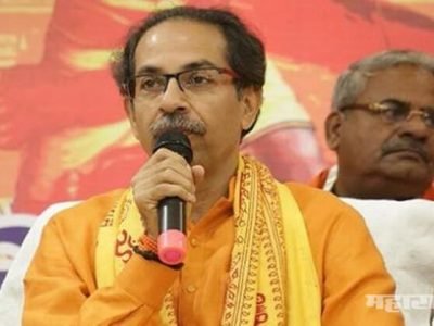 शिवसेना आमदाराने उभारलेला नित्कृष्ट दर्जाचा लाकडी कृत्रिम तलाव कोसळला