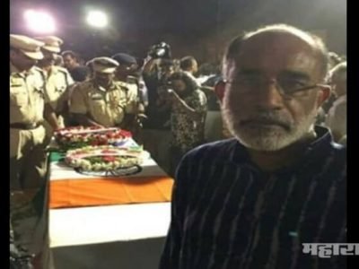Indian central minister alfanzo Kananthanam took a selfie with martyred army soldier at Kerala