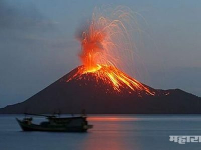 volcano tsunami strikes in indonesia counrty leaving least 43 dead and 100 more are injured